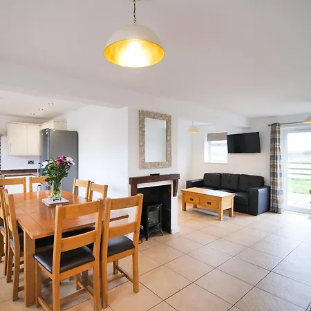 6 - Ukc3183 Holiday home *